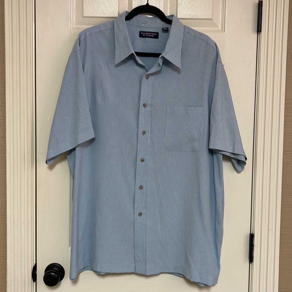 Roundtree & Yorke Button Up Shirt Size Xxl. Great Condition!